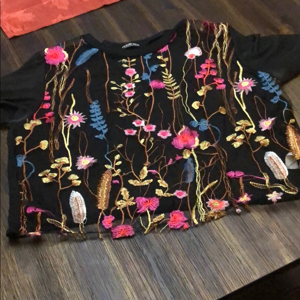 Fashion nova crop top